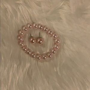 Real pearl bracelet with matching set earrings
